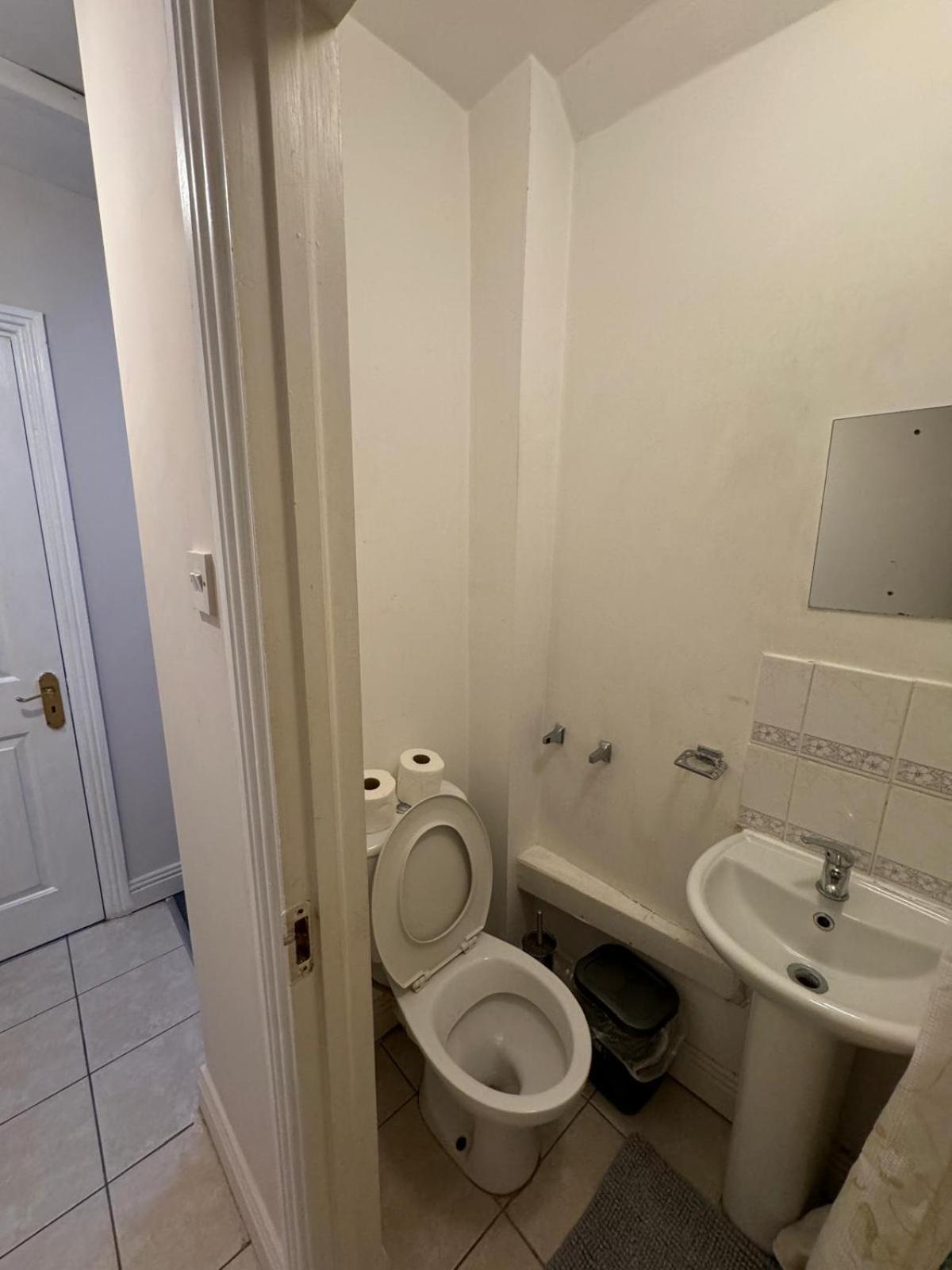 Nice Double Room Near Omni Shopping Dublin Extérieur photo